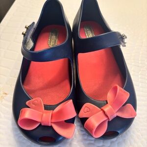 Mini Melissa navy blue and pink bow Mary Jane’s with peep toe girls size 9